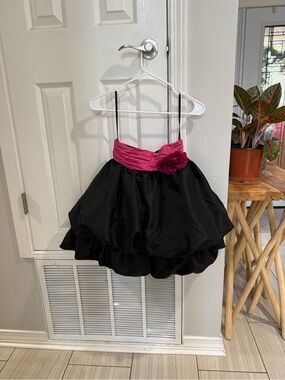 Vintage Betsey Johnson Black Skirt with Hot Pink Trim size 4
